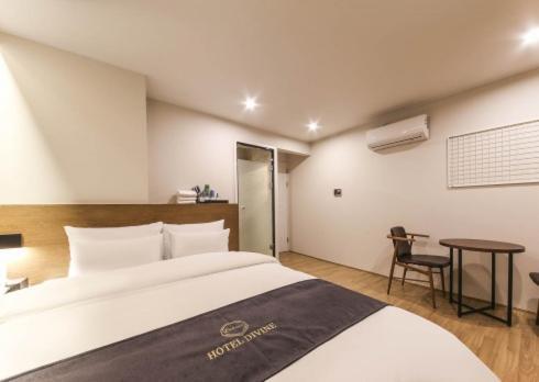 Gwangju Divine Hotel Gwangju Metropolitan City Phòng bức ảnh